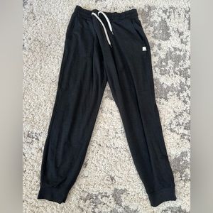 Vuori black joggers. Size medium.